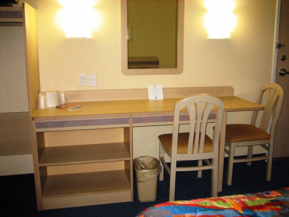 Motel 6-Huntsville, On Экстерьер фото