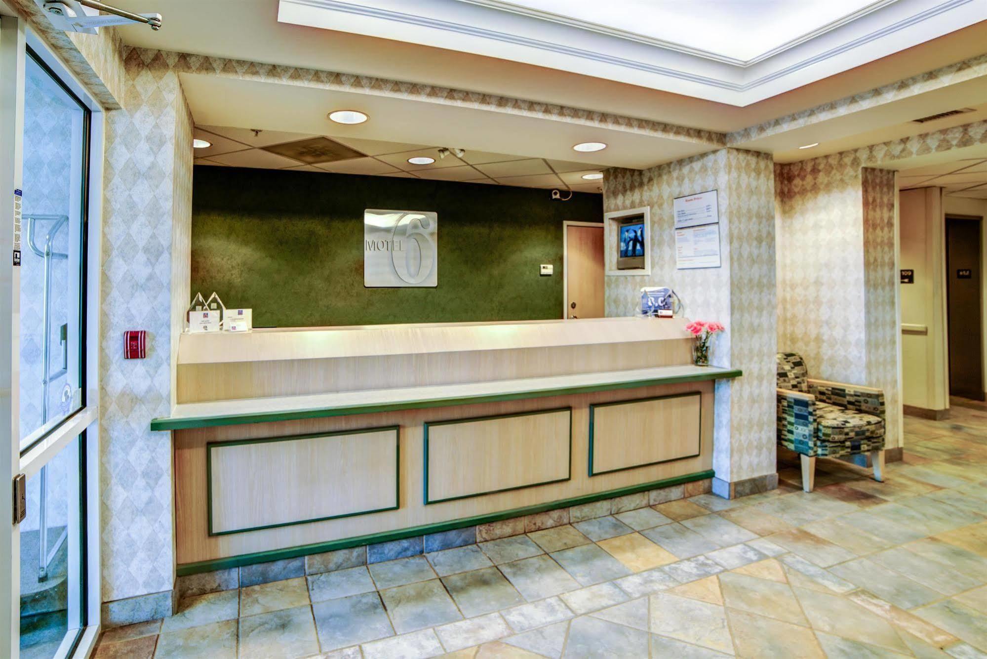 Motel 6-Huntsville, On Экстерьер фото